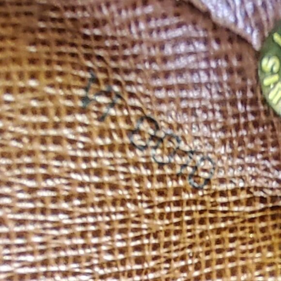 Louis Vuitton Drouot Crossbody Handbag - Picture 10 of 16